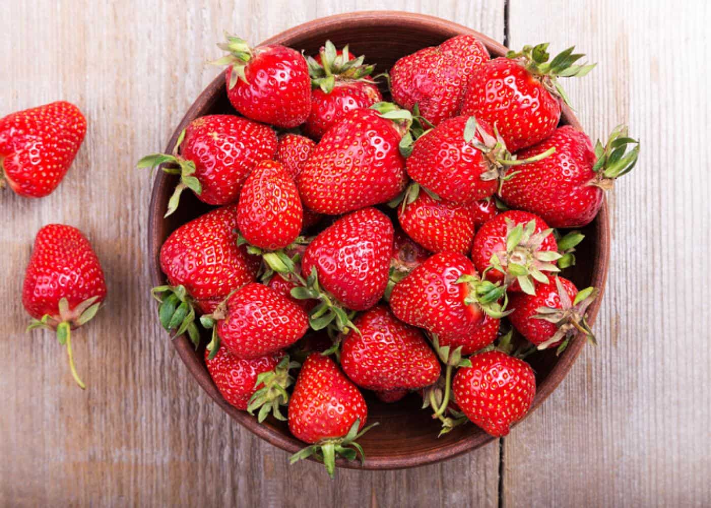 Dâu Tây Sấy DJ&amp;A 25g – DJ&amp;A Crispy Whole Strawberries 25g