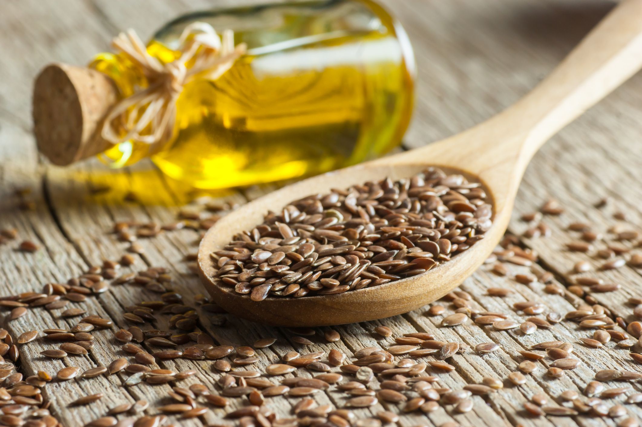 Flaxseed Oil: Benefits, Side Effects, Dosage, and Interactions