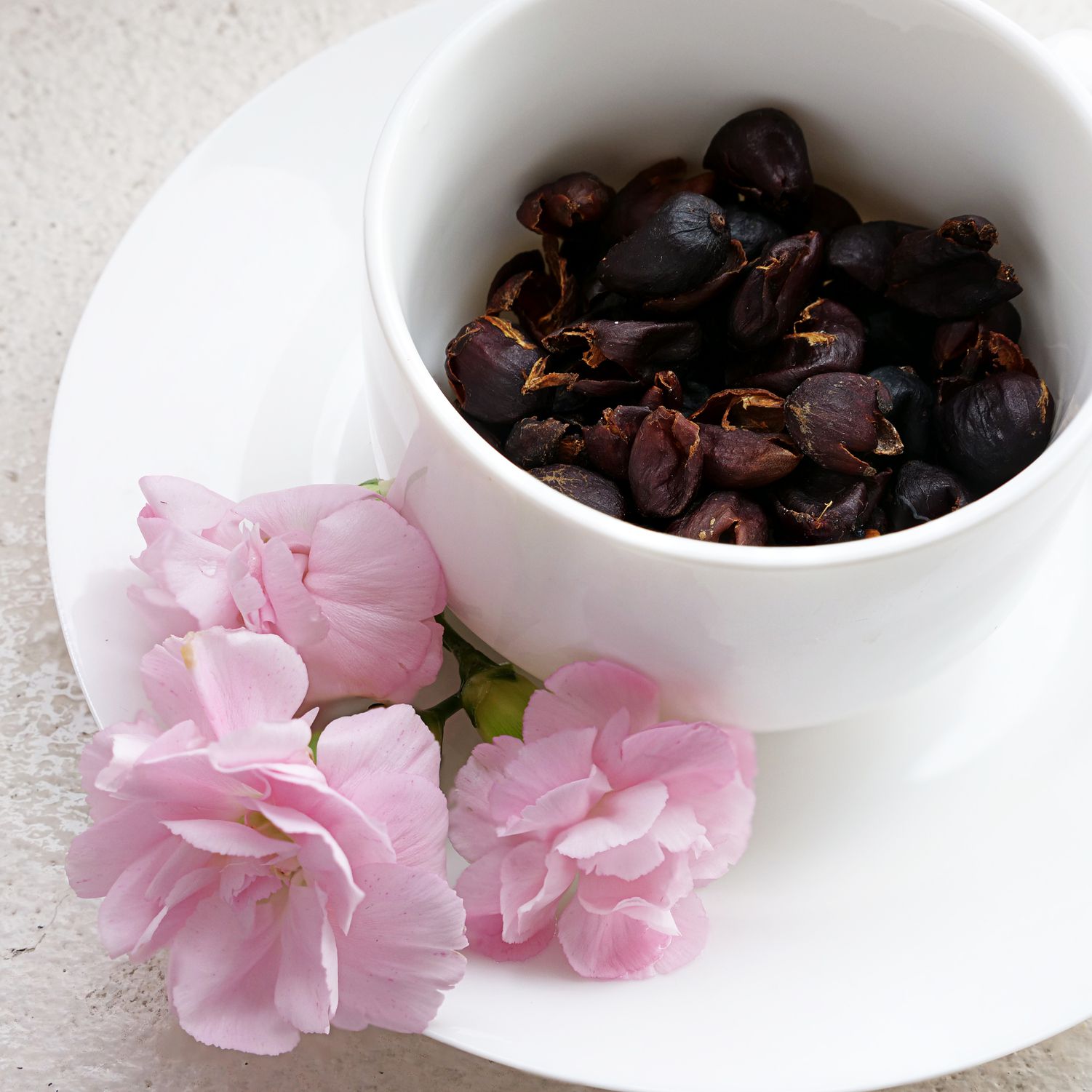 Cascara Benefits, Side Effects, and Preparations
