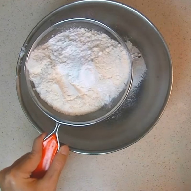 Bước 1 Trộn bột hỗn hợp bột khô Bánh bao bằng bột mì và bột nở