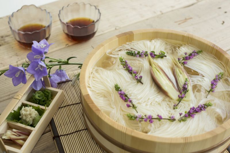 Mầm gừng Myoga trong món mì Somen