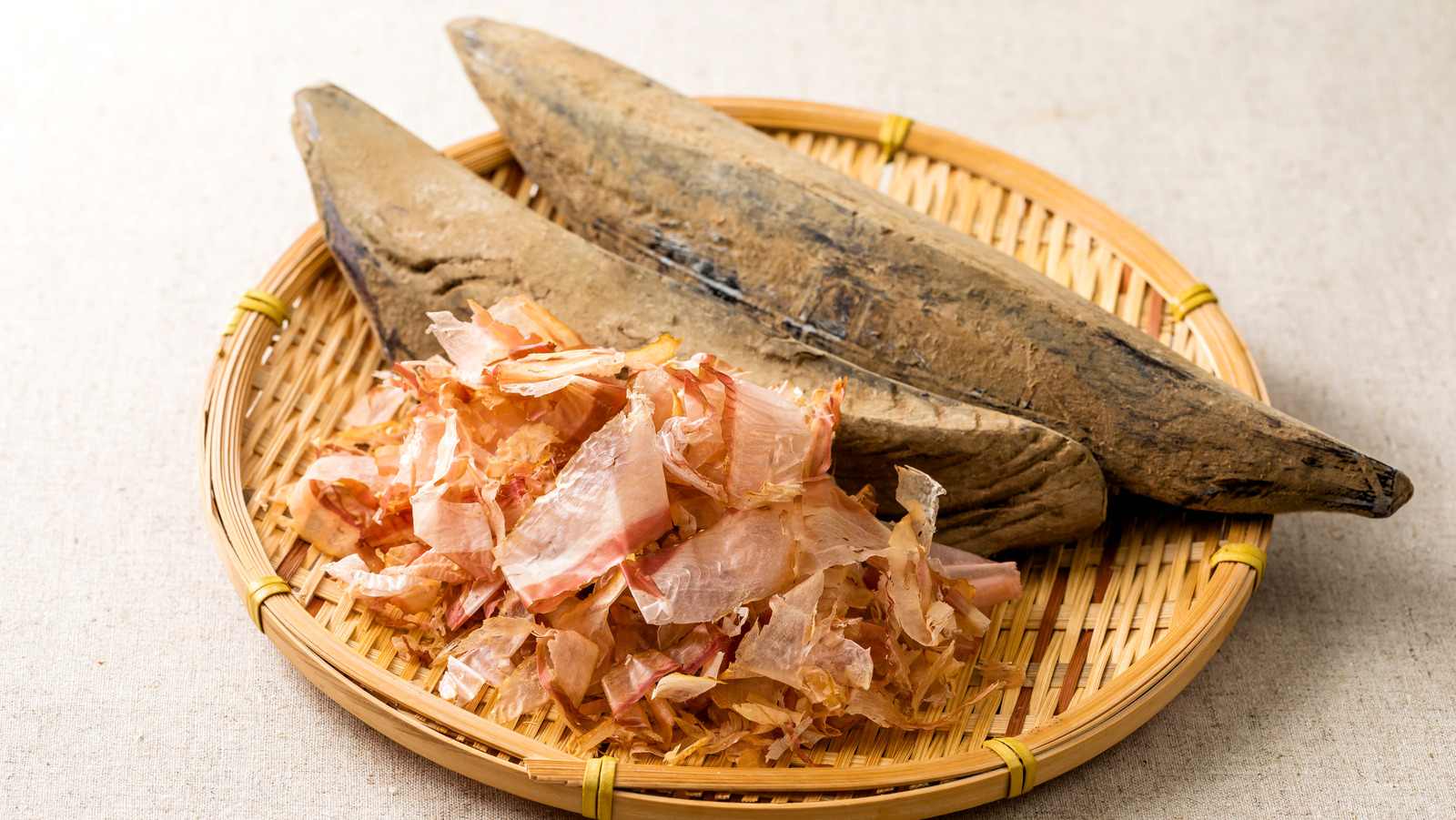 Katsuobushi - món cá ngừ khô độc đáo trong ẩm thực Nhật Bản