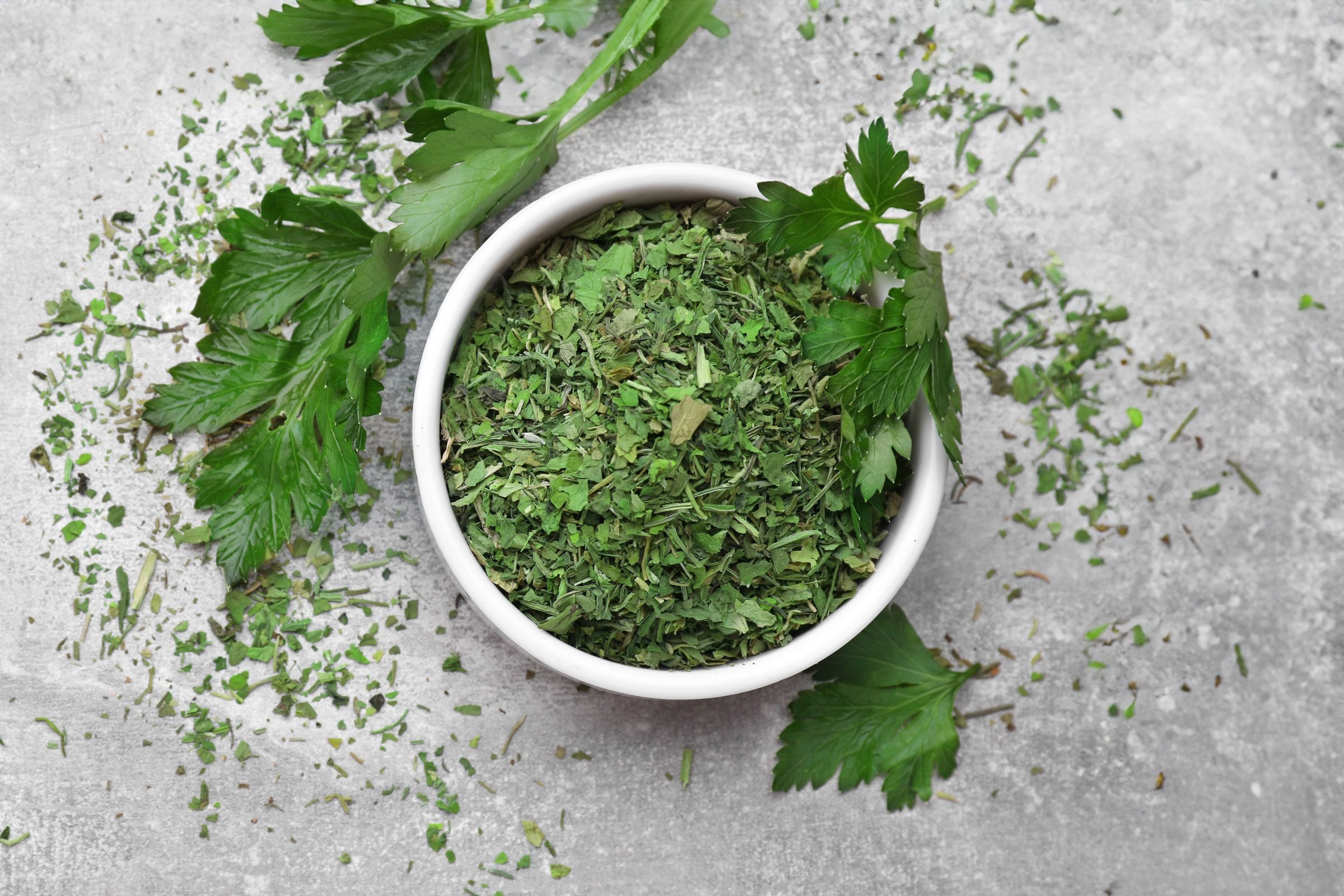 How to Dry Herbs - 4 Methods for Drying Herbs at Home