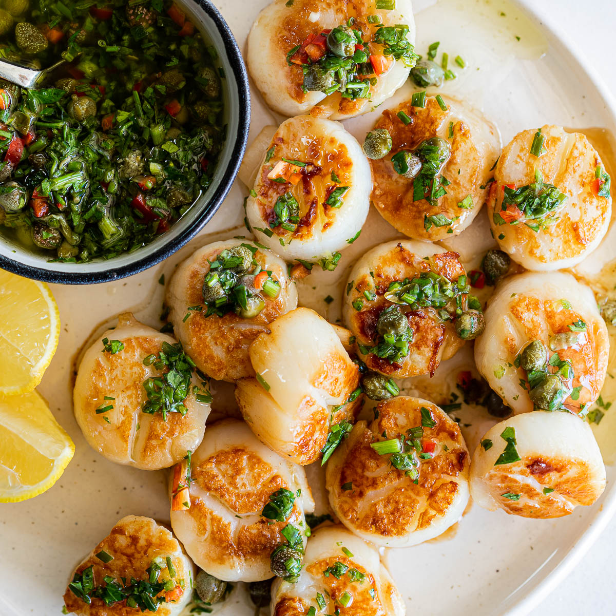 Seared scallops with lemon caper sauce