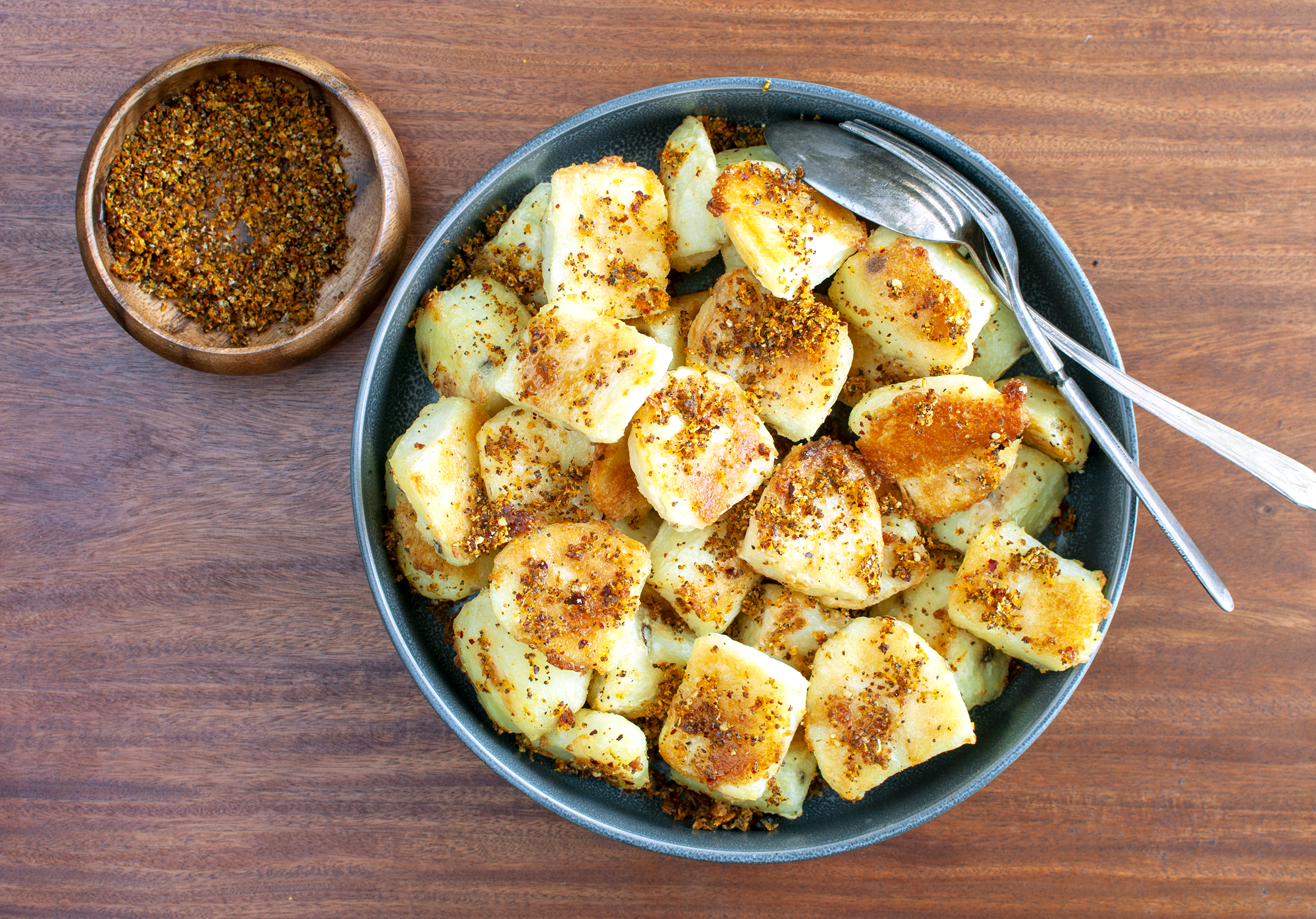 Recipe: After you roast crispy Thanksgiving potatoes, brighten them with Japanese  togarashi spice - The Boston Globe