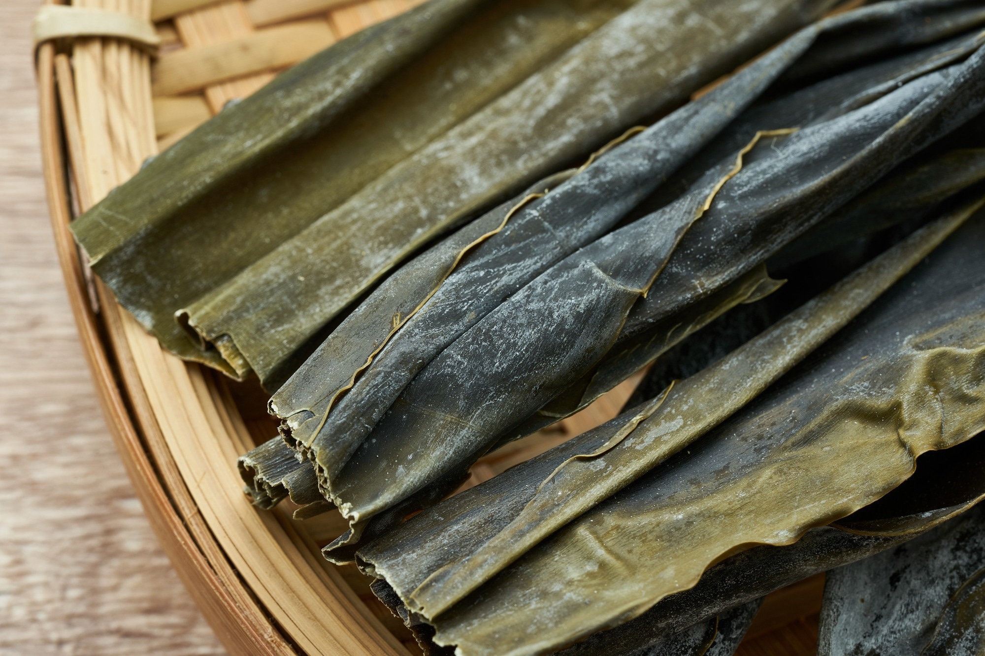 Eating kombu daily enhances gut health and heart markers in men