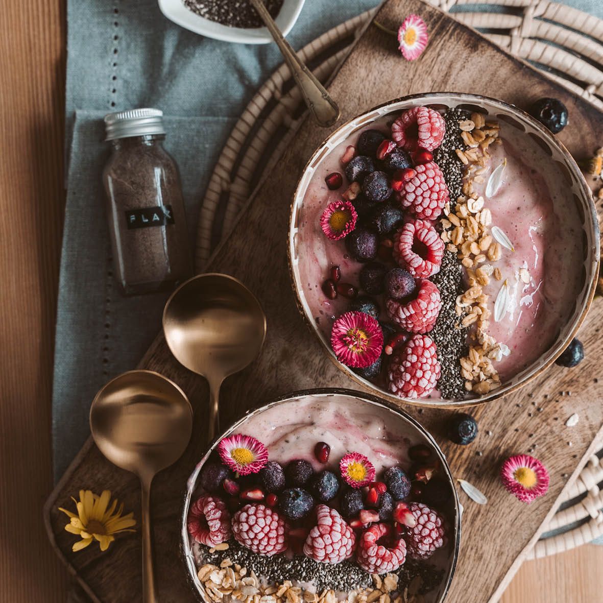 Frozen Berry Smoothie Bowl