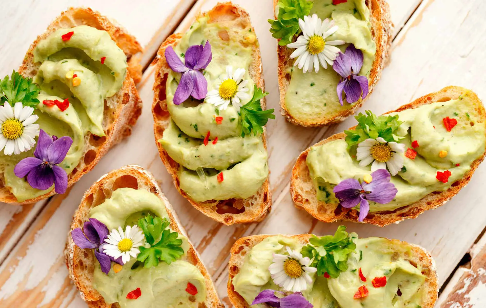 Eating Flowers: 5 Ways to Incorporate Flowers into Your Cuisine - La  Española Olive Oil