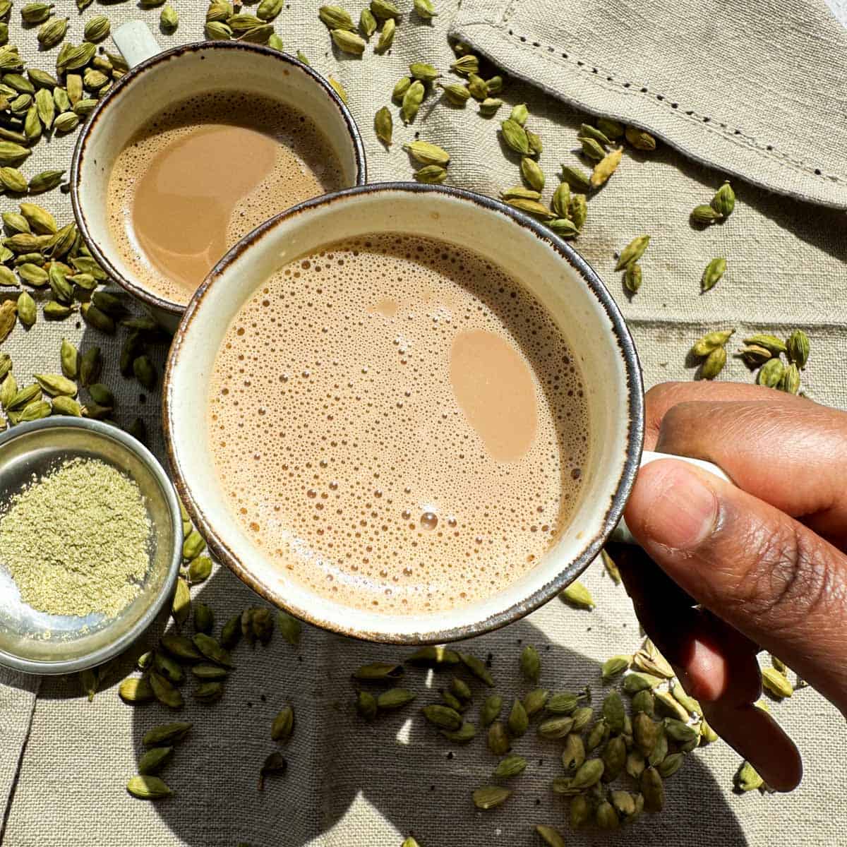 Elachi Chai (Cardamom tea with milk)