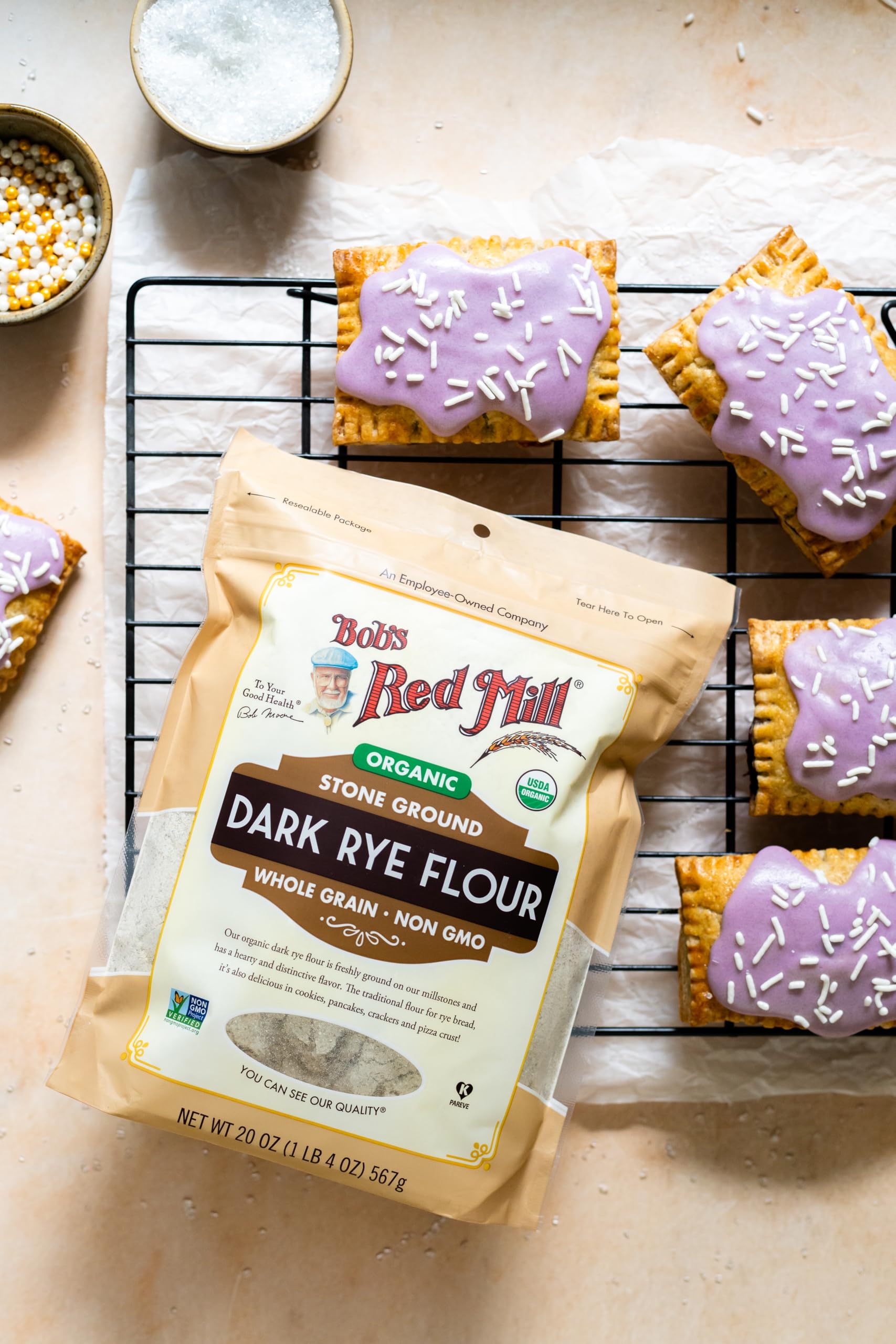 Amazon.com : Bob's Red Mill Organic Dark Rye Flour, 20oz (Pack of 4) - Non  GMO, Whole Grain, Vegan, Kosher : Grocery & Gourmet Food