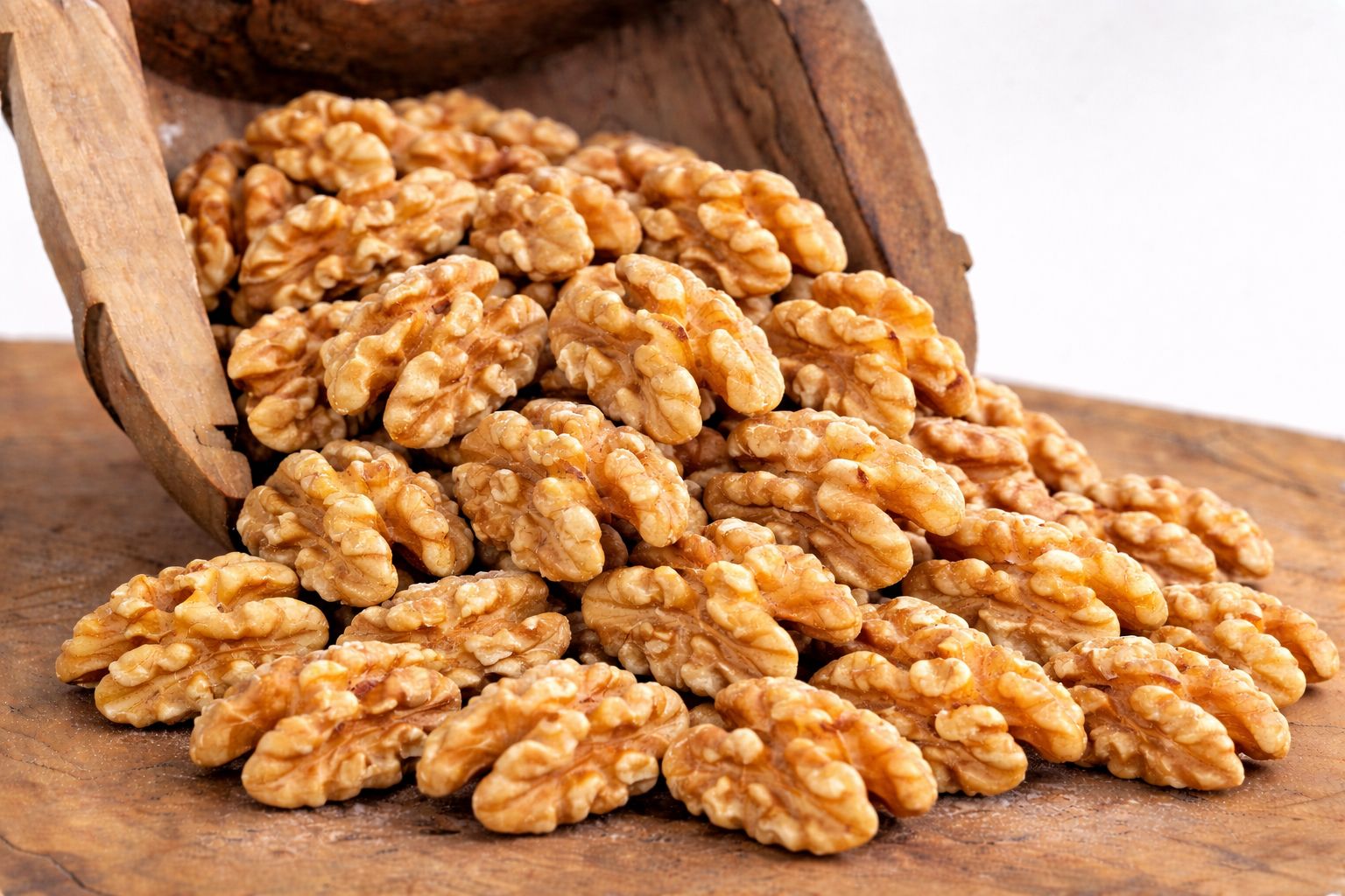 Raw Walnuts – Elite Nuts
