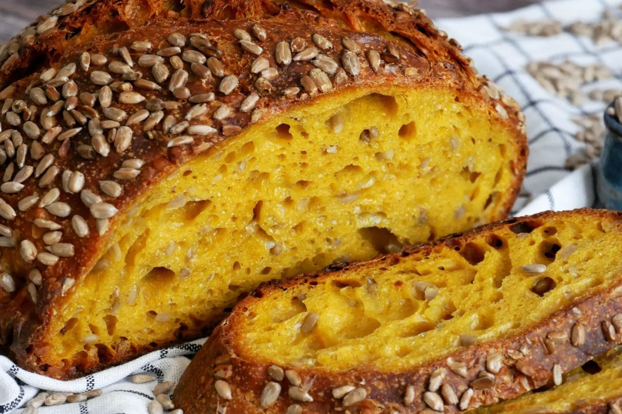 Flax and Sunflower Seed Bread Recipe | Maison-Kayser.com.sg